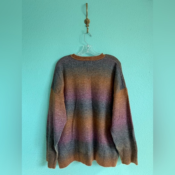 Old Navy Cozy Crew-Neck Ombré Sweater, Cool Ombré - Picture 5 of 8